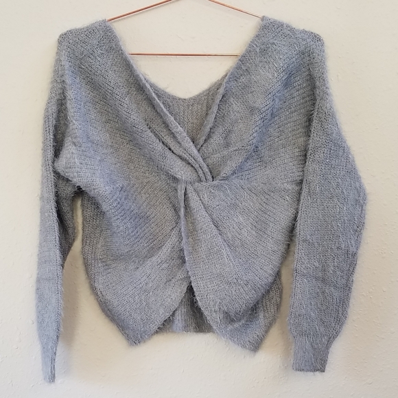 Sadie & Sage Sweaters - SADIE & SAGE Front Twist Sweater Size S